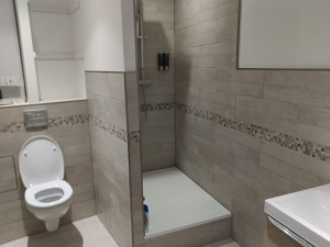 Photo de galerie - Une sale des bain renove general