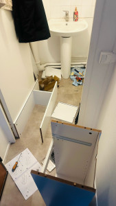 Photo de galerie - Avant le montage, colonne de salle de bain