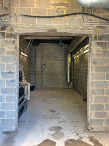 Photo de galerie - Réalisation agrandissement de porte  + pose et scellage de linteaux 