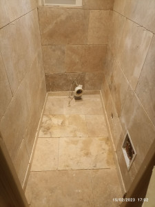 Photo de galerie - WC en travertin 

