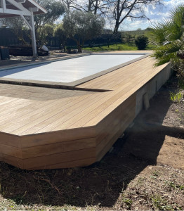 Photo de galerie - Terrasse en IPE de 45m2 posée sur solivage et muralières