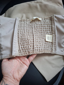 Photo de galerie - Réduction de taille d'un haut bustier avec smock. 