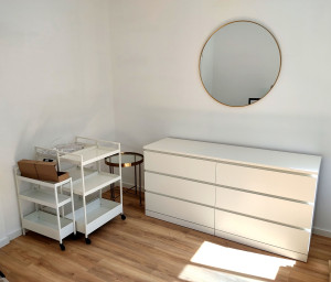 Photo de galerie - Meuble et accessoires Ikea livrés sous cartons.
Déballage, montage et déchèterie en fin d'intervention.
*Installation interrupteur sur la lumière Led.