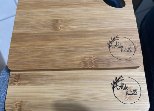 Photo de galerie - Planche à découper gravée à la machine laser