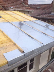 Photo de galerie - Couverture Zinc
Nous assurons l'installation, la rénovation et l'entretien de toitures en zinc, alliant esthétisme, durabilité et qualité.