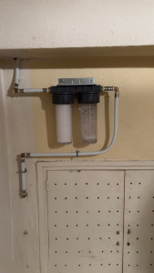 Photo de galerie - Incorporation sur réseaux eau froide d’un filtre Dualofiltre 2 micron et cristaux de polyphosphates