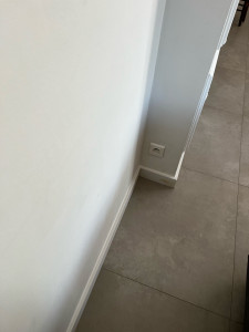 Photo de galerie - Pose de plinthes 