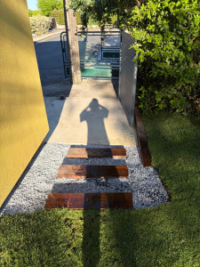 Photo de galerie - Création d'un escalier en traverse paysagère (après)