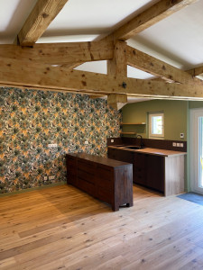 Photo de galerie - Rénovation complète studio avec pose du mobilier 
Parquet et revêtement 