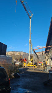 Photo de galerie - Mise en place de la grue 