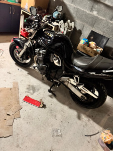 Photo de galerie - Changement de carburateur fourche avant suite à une longue durée sans rouler à rester dehors 