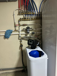 Photo de galerie - Pose d’un adoucisseur et de nourrice pour le départ eau froide eau chaude 