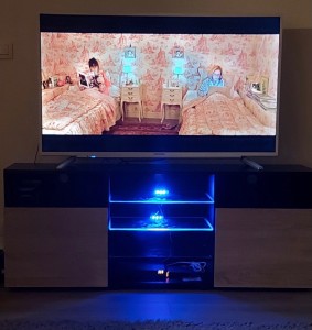 Photo de galerie - Meuble Tv avec led bleu pour une voisine :)
