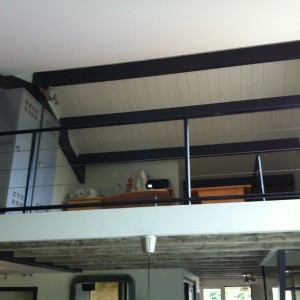 Photo de galerie - Peinture intérieure sur poutres et plafond 