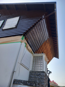 Photo de galerie - Poncage et lassure chalet laforgue valentine