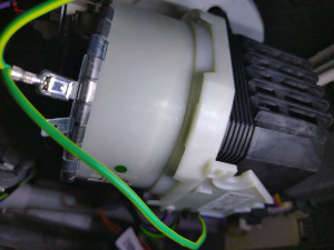 Réparation D'un Micro-ondes étincelant En Remplaçant La Plaque