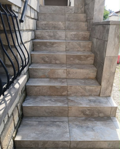 Photo de galerie - Pose carrelage escaliers 