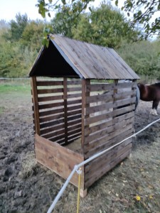 Photo de galerie - Création d'un ratelier pour le foin