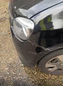 Photo de galerie - Pare choc avant gauche abîmé 