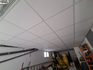 Photo de galerie - Chantier terminé 
75 m2 
Isolation avec panneau dalle alu 96mm
pose de structure et dalle 60x60 cm 
n'hésitez pas a me contacter por vos projets ! 