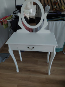 Photo de galerie - Montage coiffeuse 