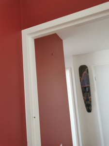 Photo de galerie - Chantier peinture, peinture rouge sur murs 