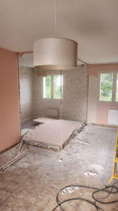 Photo de galerie - Démolition de cloisons pour agrandir un salon