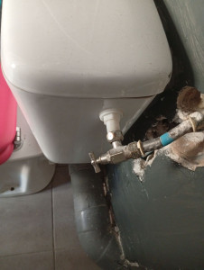 Photo de galerie - Changement robinet de chasse d'eau