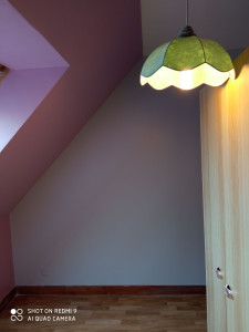 Photo de galerie - Rénovation mur chambre enduit , et peinture couleur.