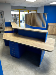 Photo de galerie - Fabrication, assemblage et installation d’un meuble de réception