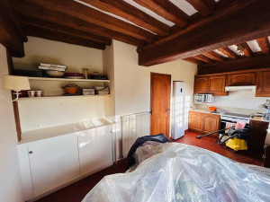 Photo de galerie - Après. Réflection de la totalité des peintures de la cuisine