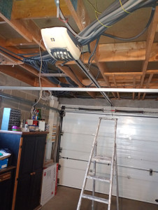 Photo de galerie - Moteur porte de garage sectionnelle remplacement 