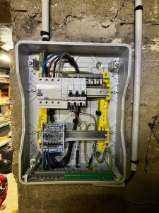 Photo de galerie - Tableau électrique triphasé pour local technique 