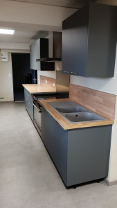 Photo de galerie - Montage d'une cuisine Leroy Merlin avec électroménager 