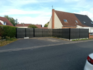 Photo de galerie - Pose clôture avec portillon et portail avec occultants composite 