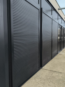 Photo de galerie - Pose de volets roulants et de murs rideaux 