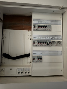 Photo de galerie - Installation coffret électrique 