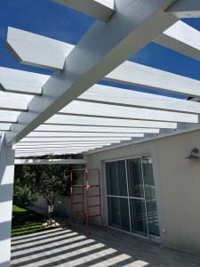 Photo de galerie - Une belle pergola prête pour l’été