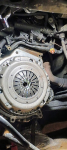 Photo de galerie - Changement de boîte de vitesses 
Remplacement neuf d'embrayage 
et autre diverse réparation d'équipements d'entretien de véhicule 