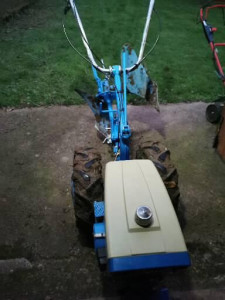 Photo de galerie - Motoculteur avec charrue et rotovator