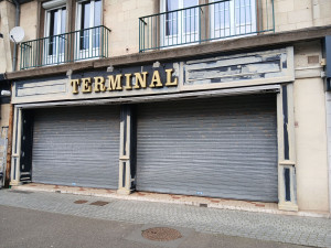 Photo de galerie - Rénovation façade magasin le terminal yvetot