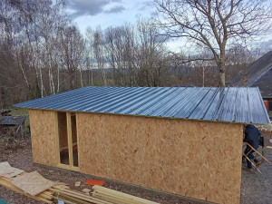 Photo de galerie - Avancement du chalet en cours de montage 