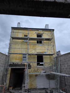 Photo de galerie - Préparation du chantier avant la réalisation d’enduit 