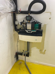 Photo de galerie - Surpresseur d’eau de pluie pour alimenter les toilettes d’un bâtiment de bureau