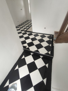 Photo de galerie - Pose diagonale en damier 