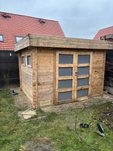 Photo de galerie - Ponçage abri de jardin