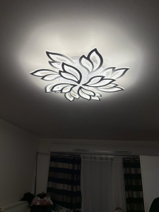 Photo de galerie - Montage et installation du lustre