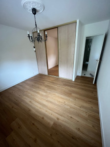 Photo de galerie - Pose d’un parquet en PVC.