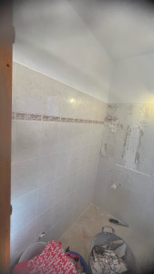 Photo de galerie - Nouveau chantier ,carrelage de salle de bain à dépose pour iine rénovation 