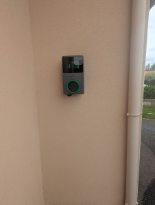 Photo de galerie - Installation d'une borne de recharge Autel 7kW
